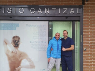 Chema Martínez visita Fisio Cantizal
